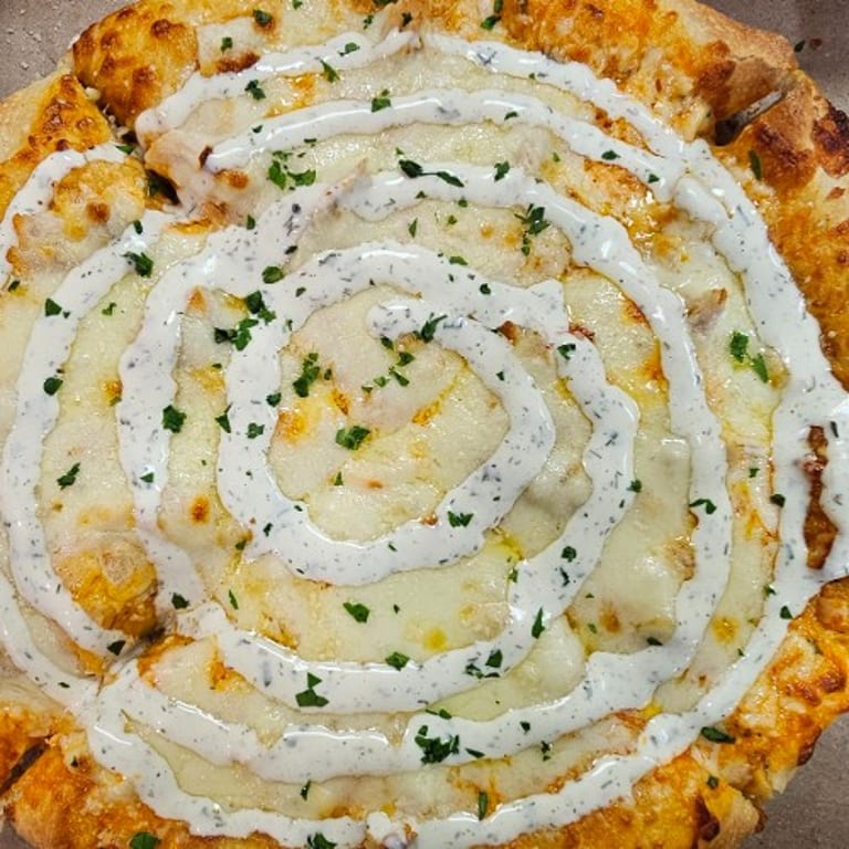 Buffalo Chicken Pizza Delight