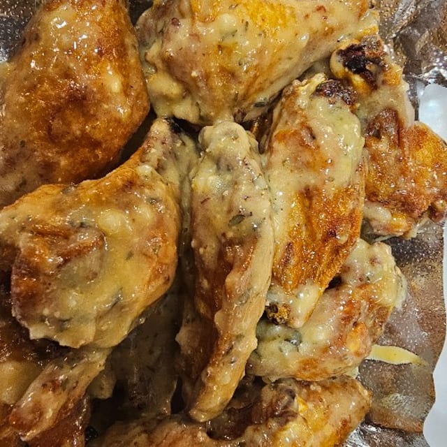 Bone~in Wings (12 pcs.).
