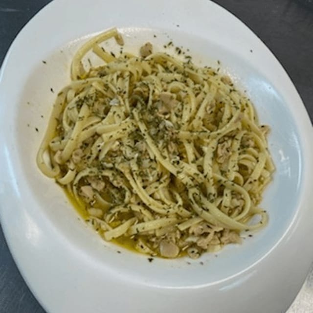Pasta Clam in lemon butter white wine Sauce.
